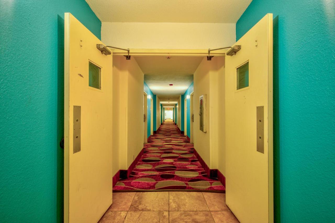 Clearwater Hotel Exterior foto