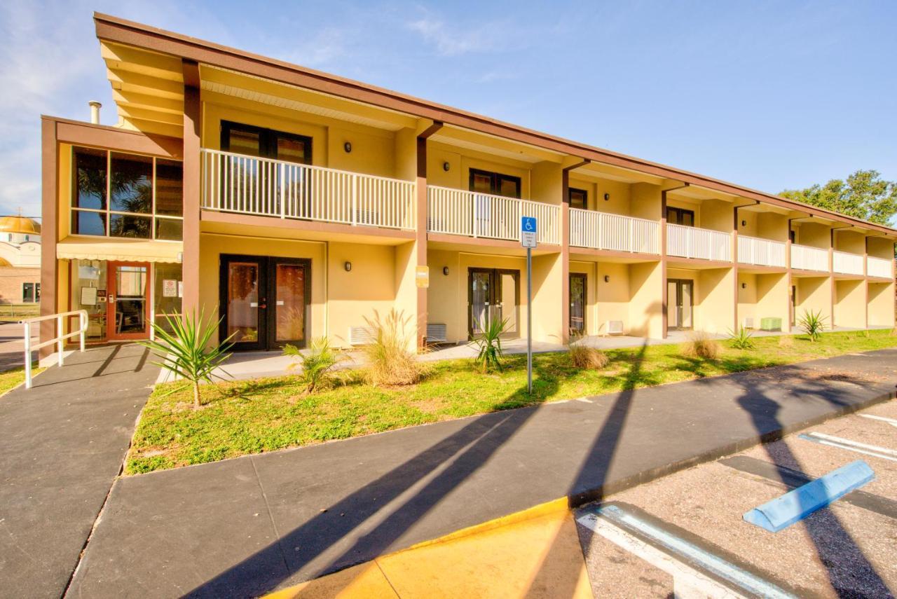 Clearwater Hotel Exterior foto